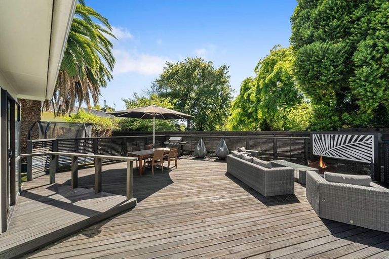 Photo of property in 17a Wairere Grove, Paraparaumu, 5032