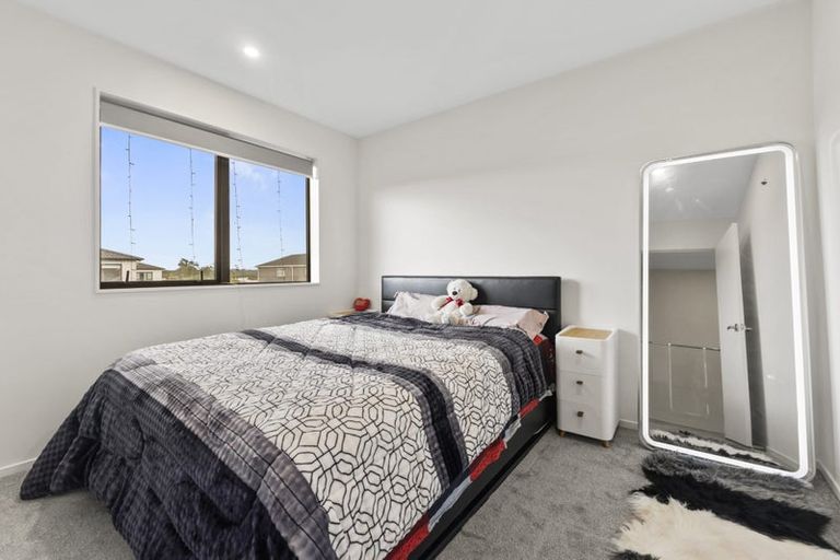 Photo of property in 25 Woven Place, Karaka, Papakura, 2113