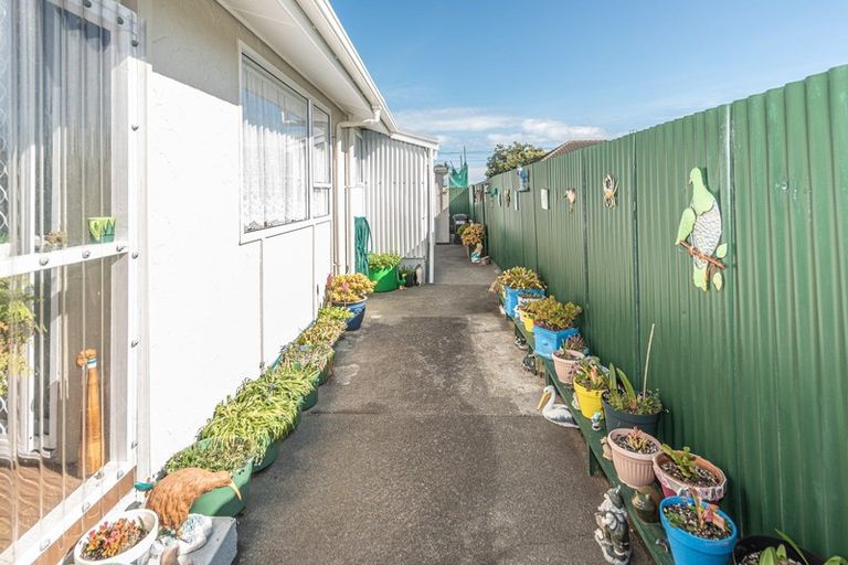 Photo of property in 27 Miro Street, Castlecliff, Whanganui, 4501