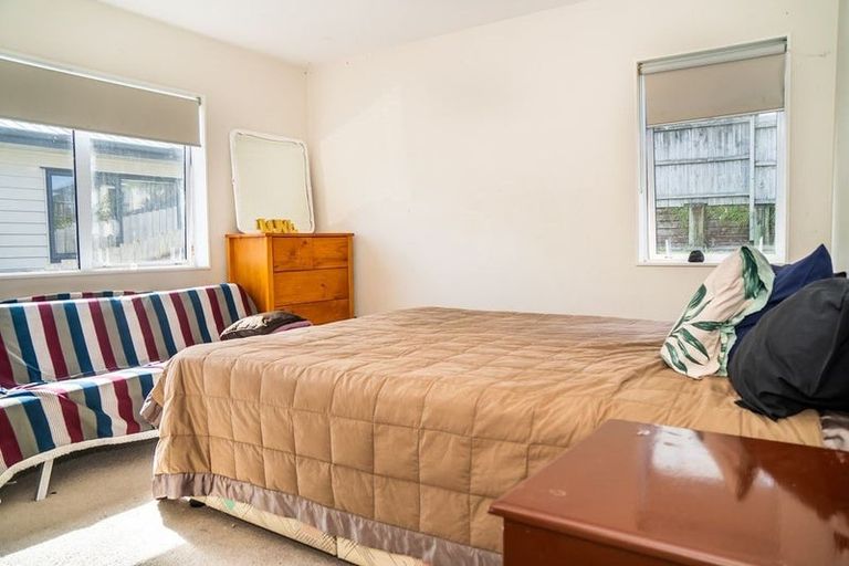 Photo of property in 130 Keri Vista Rise, Papakura, 2110