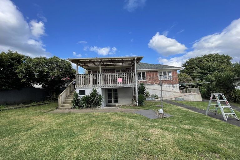 Photo of property in 4 Kervil Avenue, Te Atatu Peninsula, Auckland, 0610