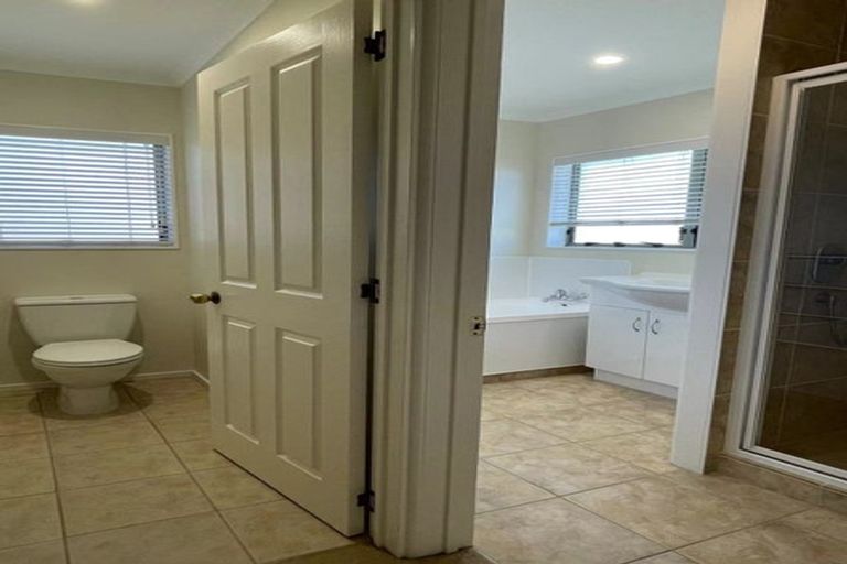 Photo of property in 3 Princeton Parade, Albany, Auckland, 0632