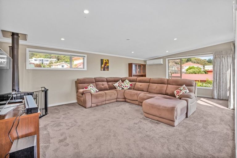 Photo of property in 3a Cromarty Place, Papakowhai, Porirua, 5024