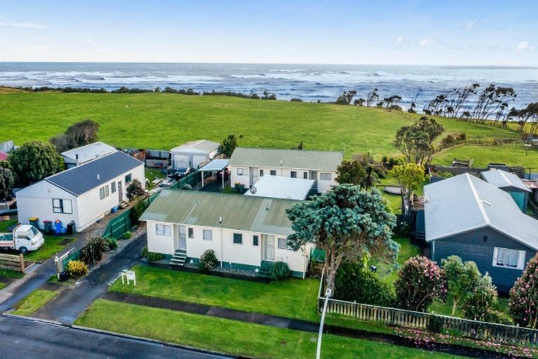 Photo of property in 60 Hume Street, Waitara, 4320