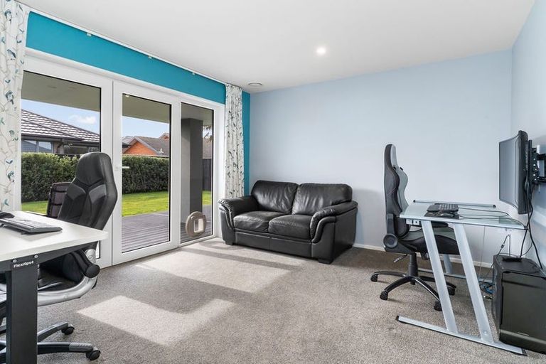 Photo of property in 37 Billington Drive, Halswell, Christchurch, 8025