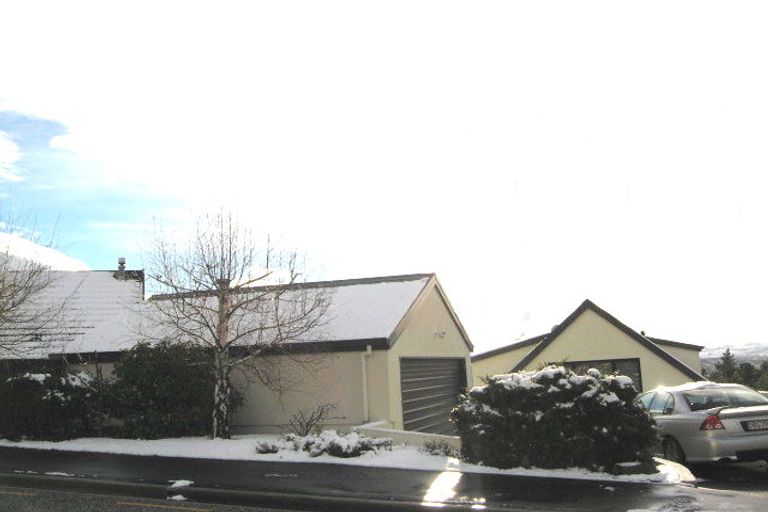 Photo of property in 30 Kamaka Crescent, Bridge Hill, Alexandra, 9320