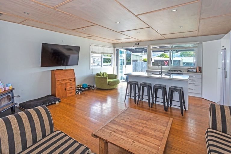 Photo of property in 114 Chartwell Avenue, Whangamata, 3620