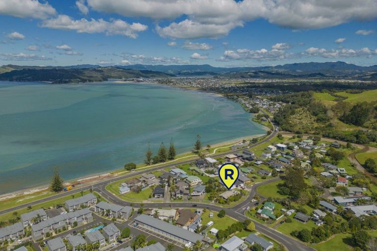 Photo of property in 10 Centennial Drive, Whitianga, 3510