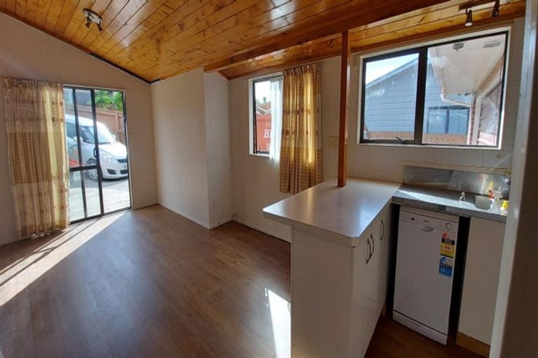 Photo of property in 13 Muriel Place, Ranui, Auckland, 0612