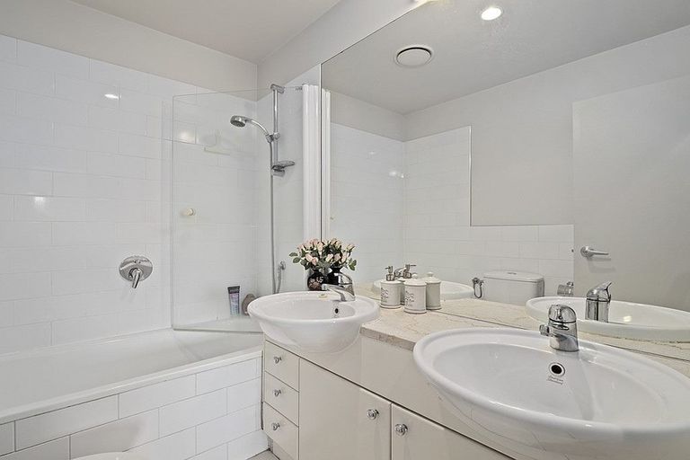 Photo of property in 26/4e Collins Street, Takapuna, Auckland, 0622