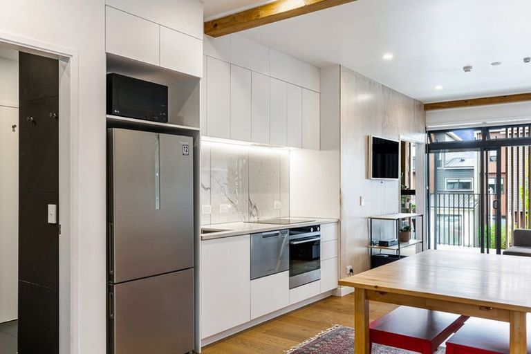 Photo of property in 6/167 Hobsonville Point Road, Hobsonville, Auckland, 0616