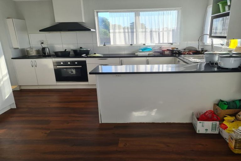 Photo of property in 13 Funnell Place, Manurewa, Auckland, 2102