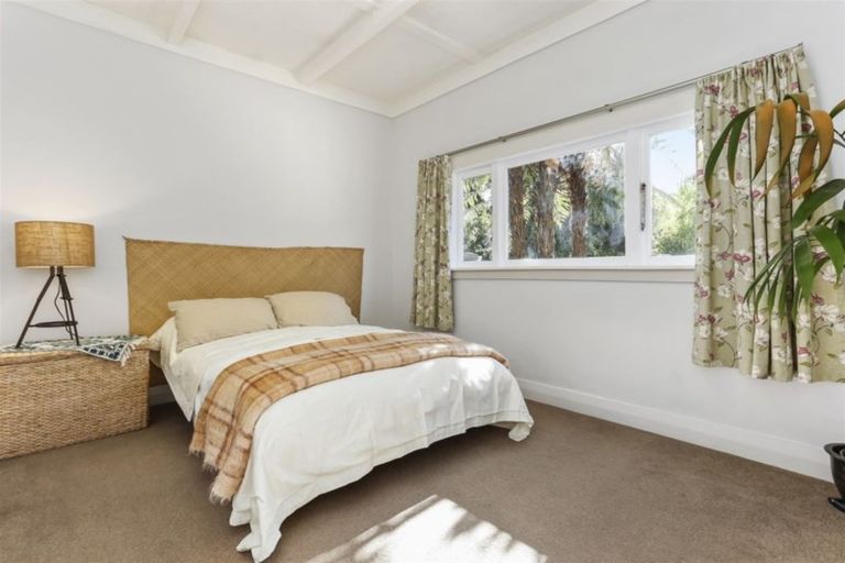 Photo of property in 1/18 Gill Avenue, Te Atatu Peninsula, Auckland, 0610