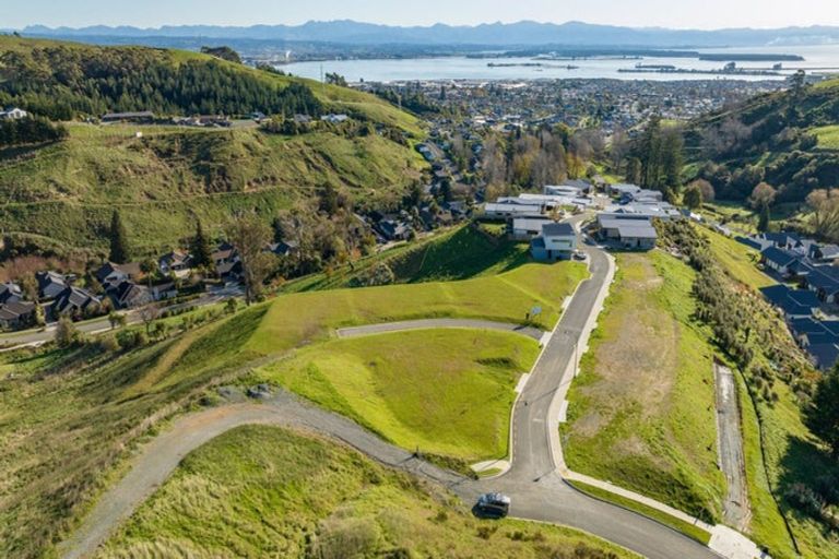 Photo of property in 5 Hill Tops Way, Stoke, Nelson, 7011