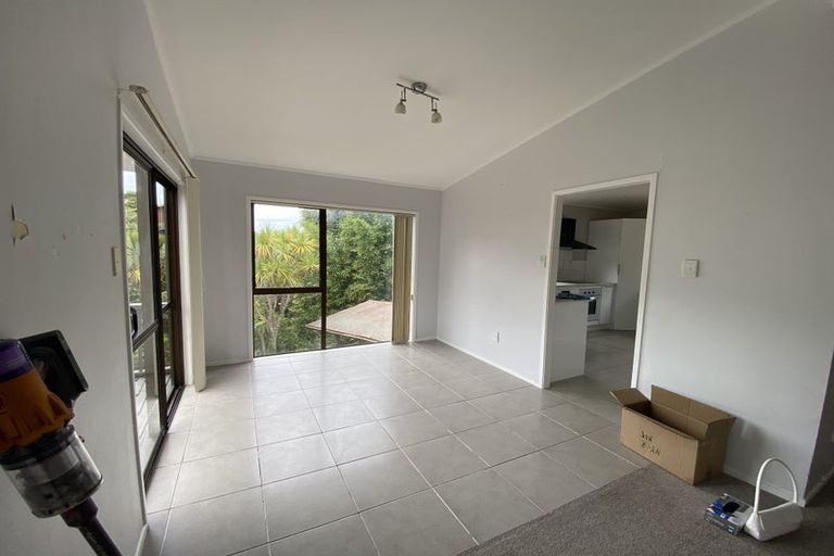Photo of property in 43 Deverell Place, Northcross, Auckland, 0632