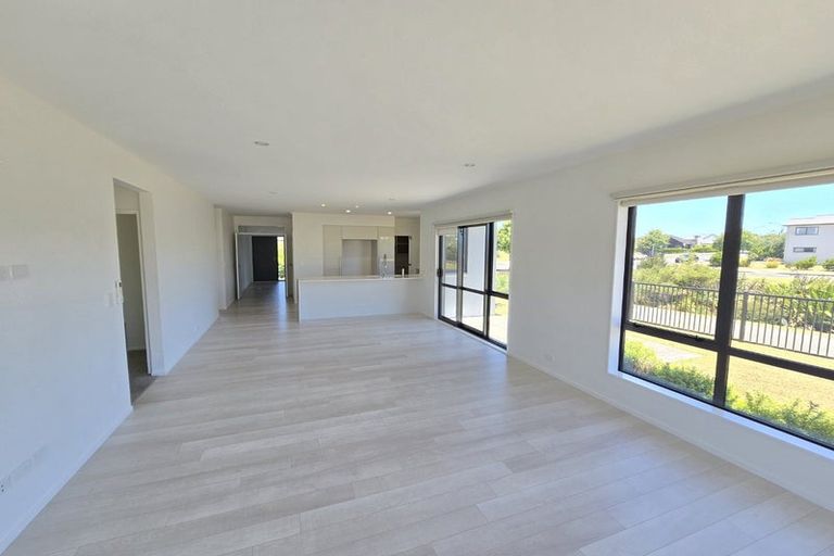 Photo of property in 11 Kuhanui Drive, Karaka, Papakura, 2113