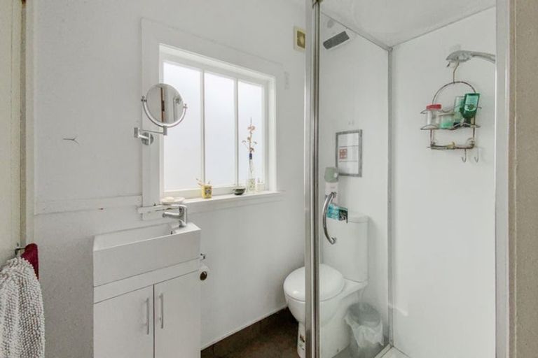 Photo of property in 37 Chilka Street, Berhampore, Wellington, 6023