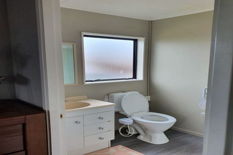 Photo of property in 29 Lydia Place, Kelvin Grove, Palmerston North, 4414