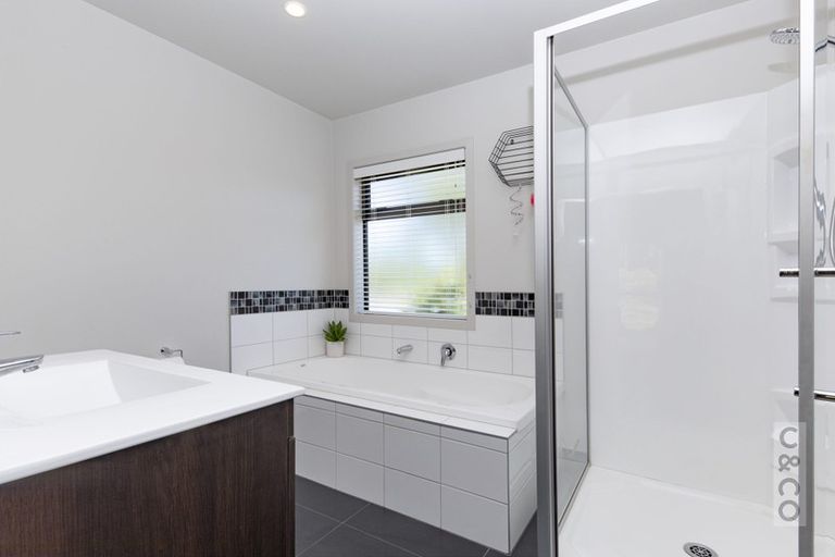 Photo of property in 22c Sunnyvale Road, Swanson, Auckland, 0614