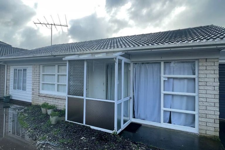 Photo of property in 3/6 Clevedon Road, Papakura, 2110