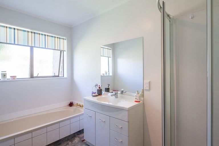 Photo of property in 5a Waimarie Avenue, Paraparaumu, 5032