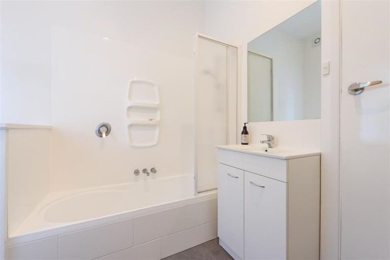 Photo of property in 27 Sar Street, Wadestown, Wellington, 6012