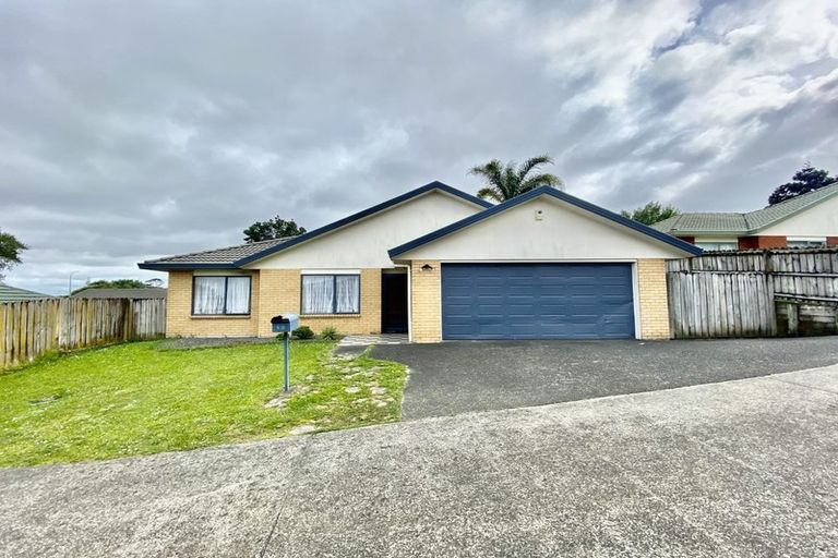 Photo of property in 16 Glenveagh Park Drive, Weymouth, Auckland, 2103