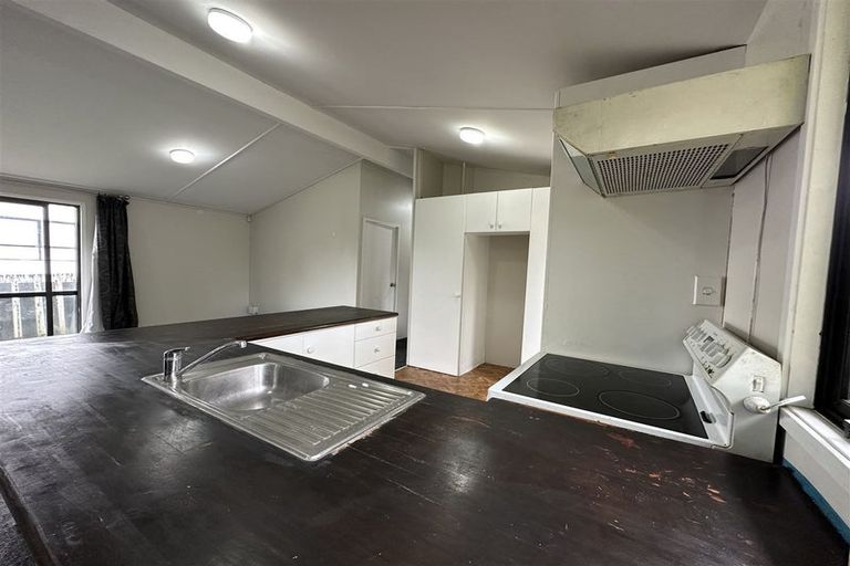 Photo of property in 123 Astley Avenue, New Lynn, Auckland, 0600