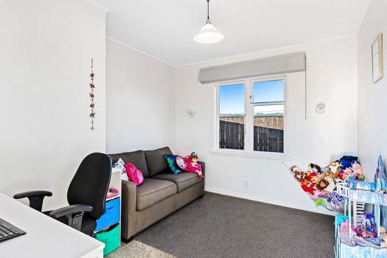 Photo of property in 9 Mahana Road, Paraparaumu Beach, Paraparaumu, 5032