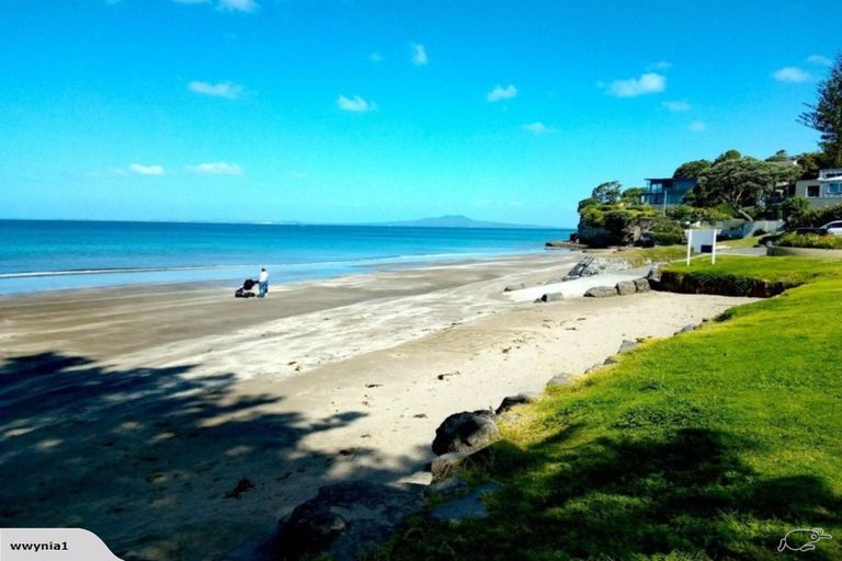 Photo of property in 24a Korotaha Terrace, Rothesay Bay, Auckland, 0630