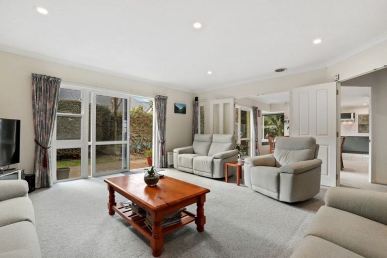 Photo of property in 25 Farringdon Avenue, Rototuna North, Hamilton, 3210