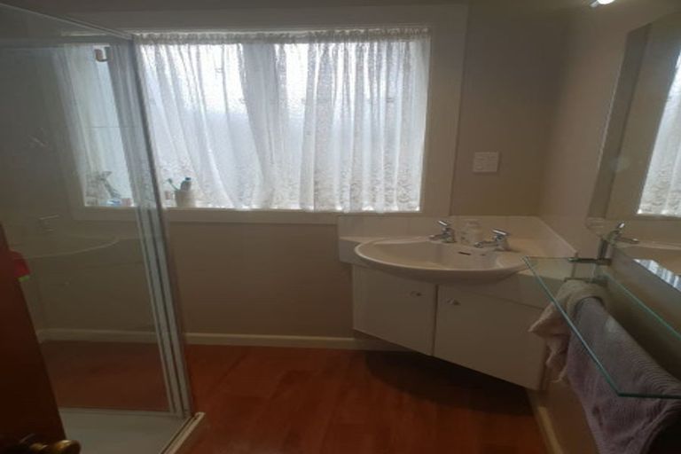 Photo of property in 37 Acacia Avenue, Upper Riccarton, Christchurch, 8041