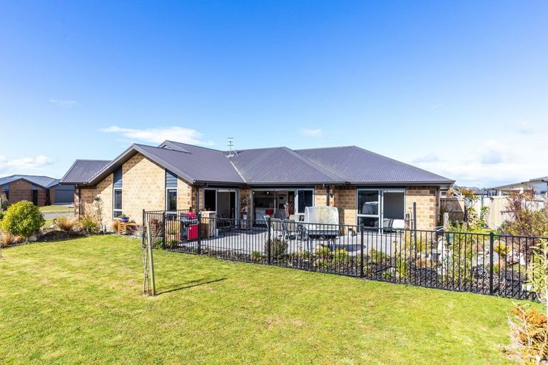 Photo of property in 17 Huka Heights Drive, Rangatira Park, Taupo, 3330