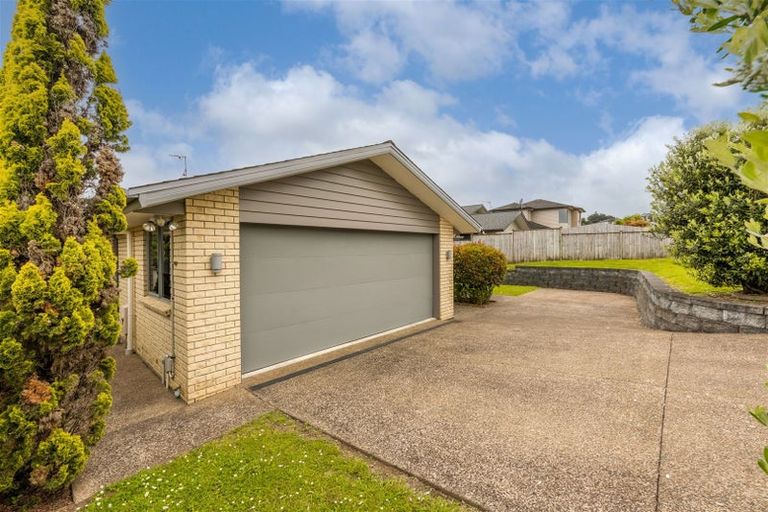 Photo of property in 22 Dawood Place, The Gardens, Auckland, 2105