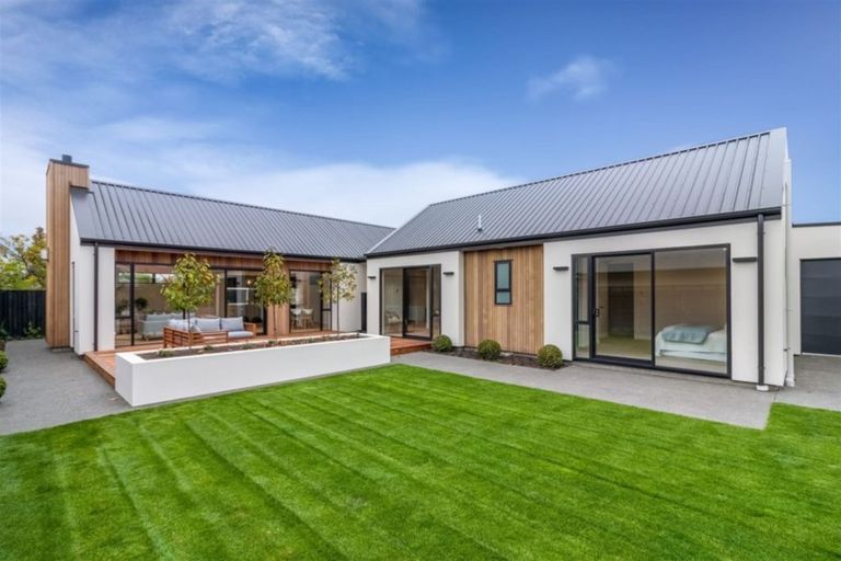 Photo of property in 43 Chepstow Avenue, Fendalton, Christchurch, 8052