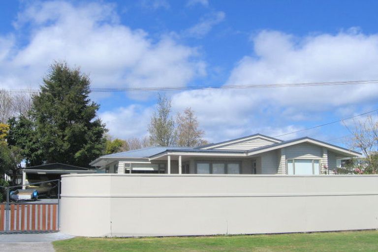 Photo of property in 28 Aubrey Crescent, Rainbow Point, Taupo, 3330