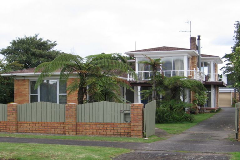 Photo of property in 12 Knox Road, Swanson, Auckland, 0612