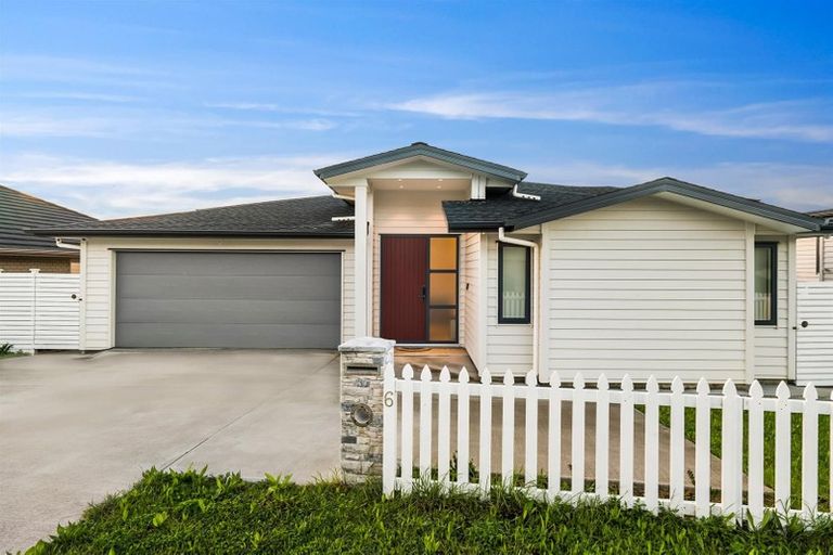 Photo of property in 6 Resolution Drive, Gulf Harbour, Whangaparaoa, 0930