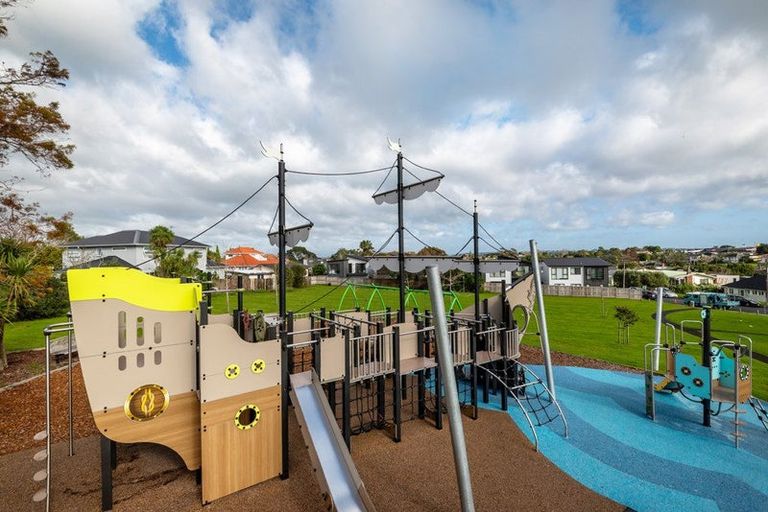 Photo of property in 21e Montgomery Avenue, Belmont, Auckland, 0622