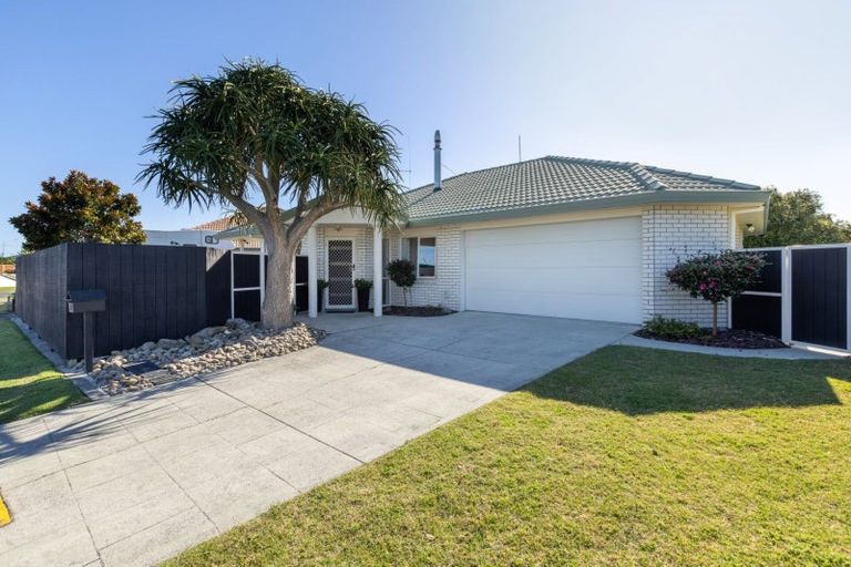 Photo of property in 9 Calypso Drive, Papamoa Beach, Papamoa, 3118