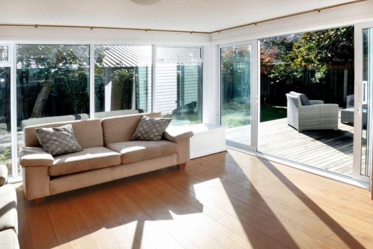 Photo of property in 1/206 Springfield Road, St Albans, Christchurch, 8014