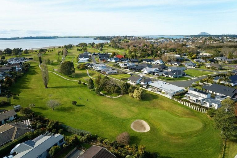 Photo of property in 13 Fairwayview Drive, Omokoroa, 3114