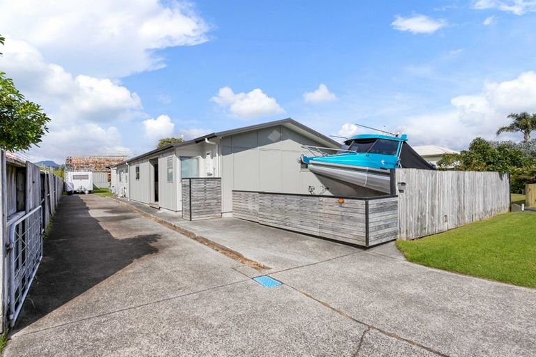 Photo of property in 229a Ocean Road, Whangamata, 3620