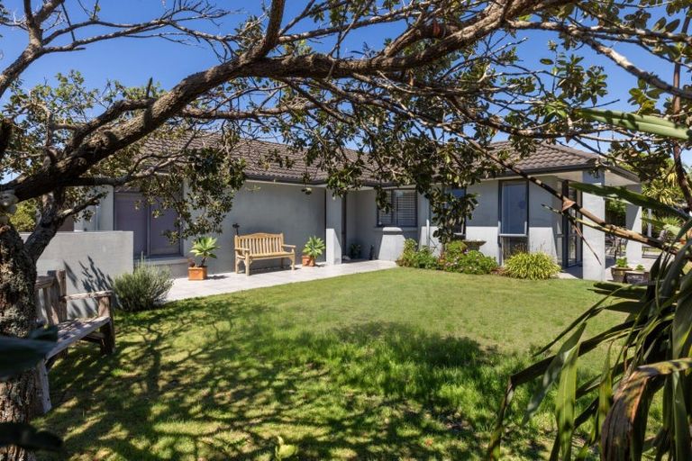 Photo of property in 102 Doncaster Drive, Papamoa Beach, Papamoa, 3118