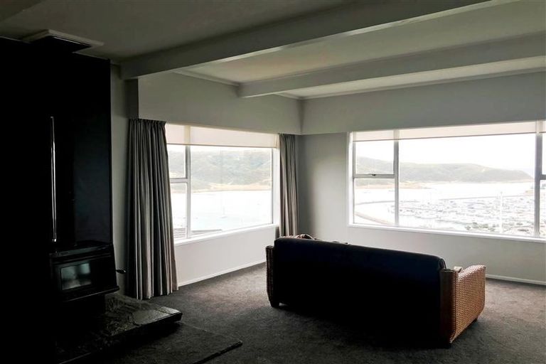 Photo of property in 58 Kiriwai Road, Paremata, Porirua, 5024