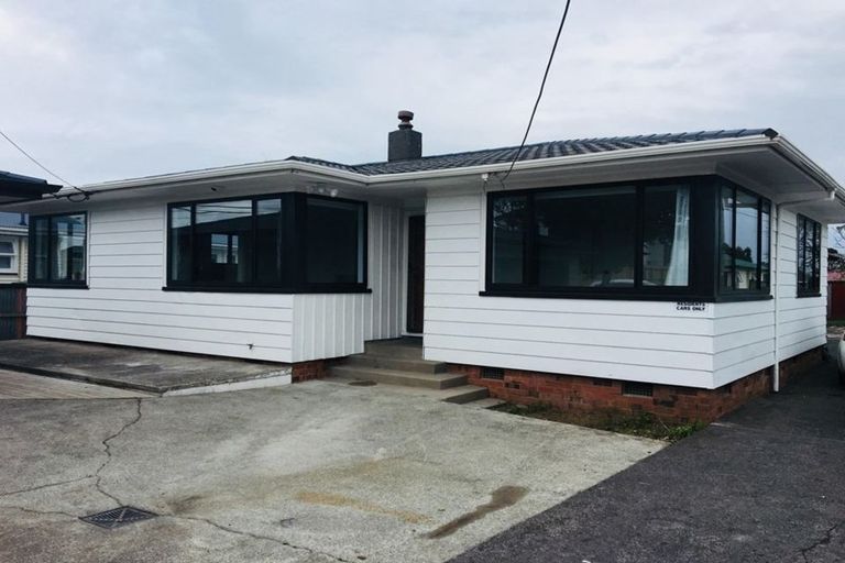 Photo of property in 206 Russell Road, Manurewa, Auckland, 2102