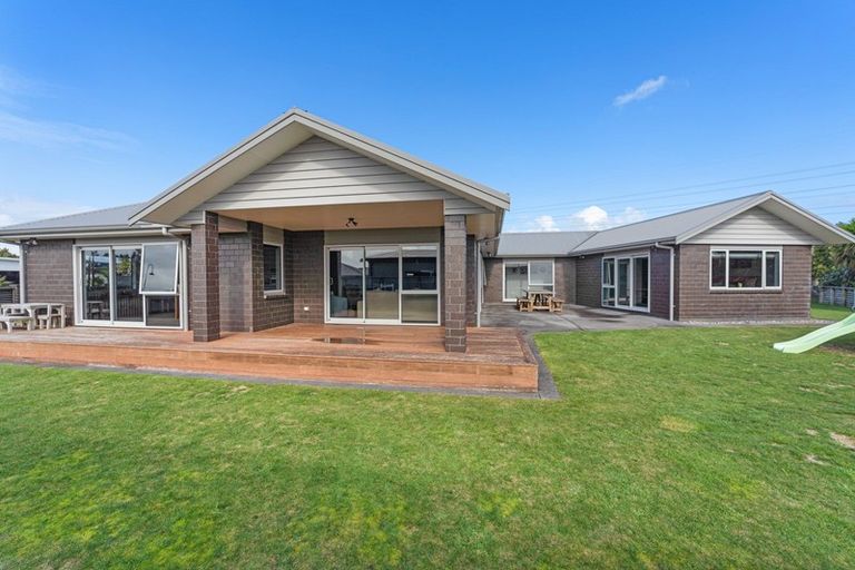 Photo of property in 7 Settlers Close, Whalers Gate, New Plymouth, 4310