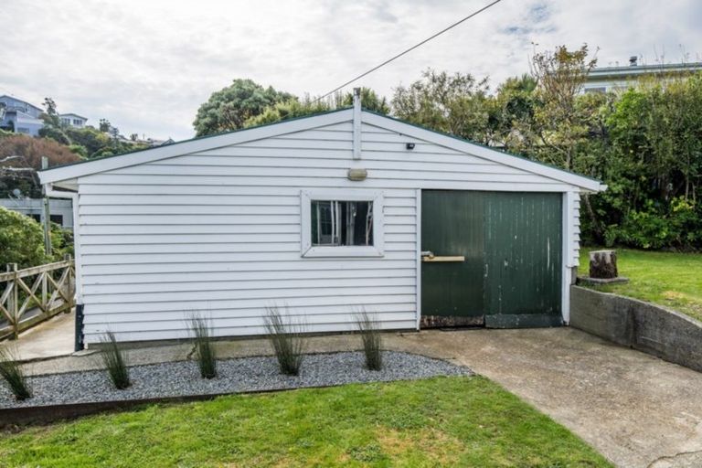 Photo of property in 8 Gordon Road, Plimmerton, Porirua, 5026