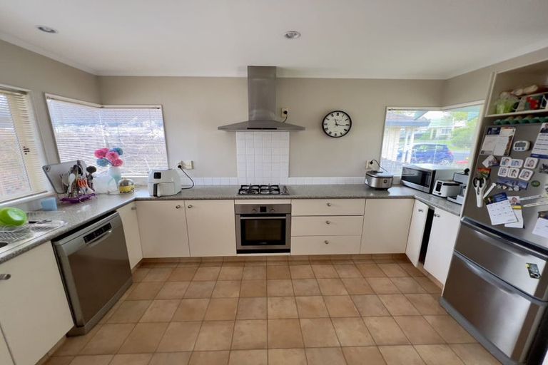 Photo of property in 1 Camerton Close, Northpark, Auckland, 2013