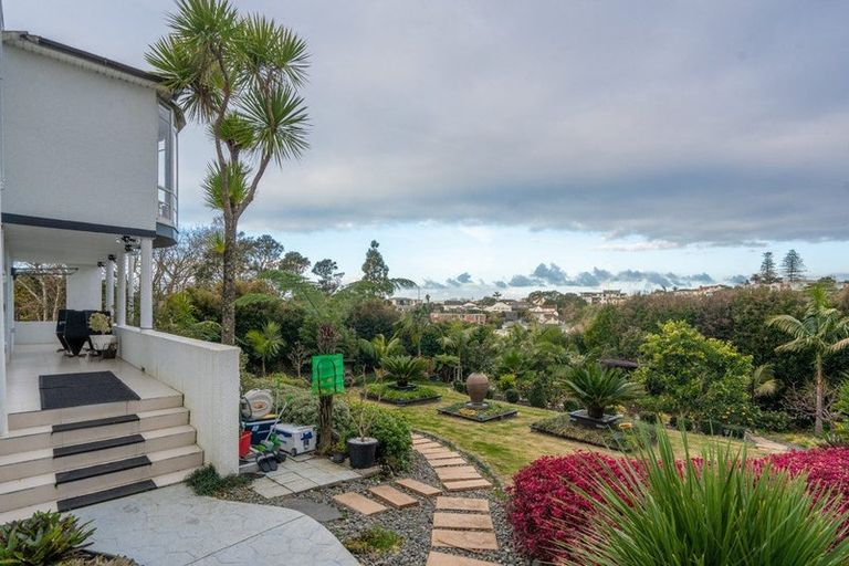 Photo of property in 27 Palmer Crescent, Mission Bay, Auckland, 1071